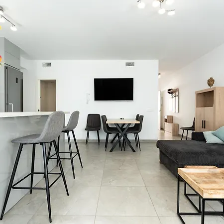 Miguel Marquez Casajari *