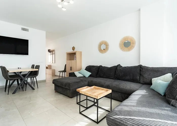 Miguel Marquez Casajari *