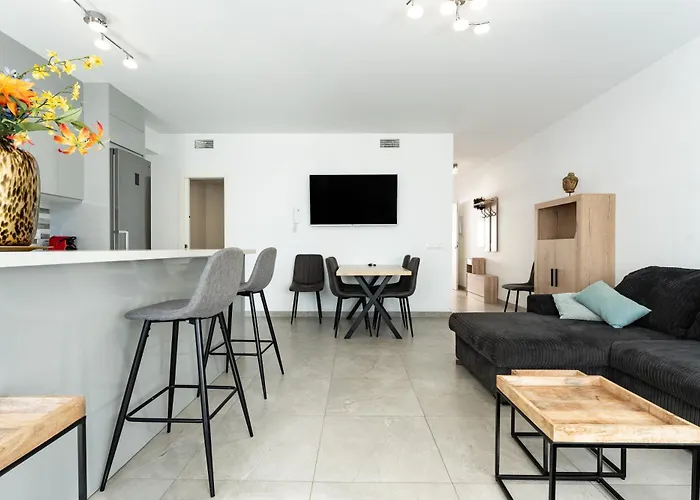 Miguel Marquez Casajari *